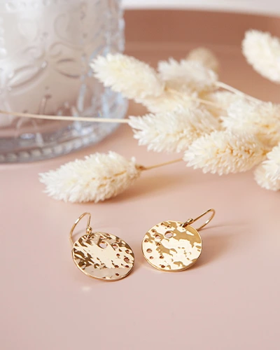 boucles doreilles pendantes style minimaliste