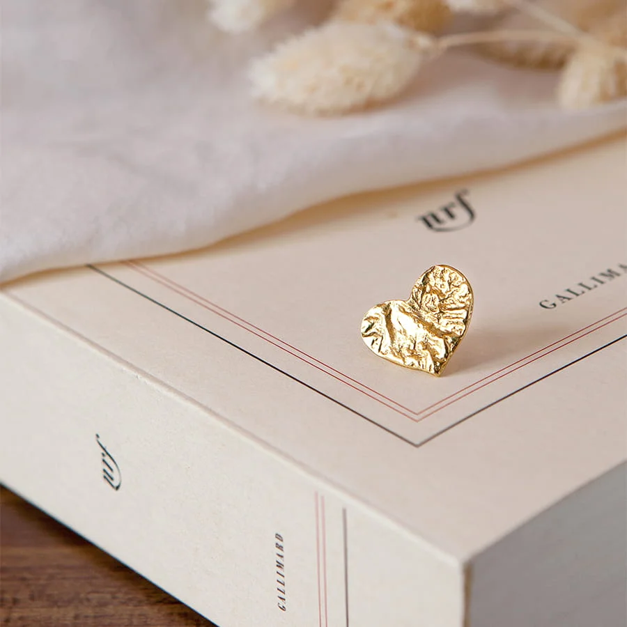 Broche pin's coeur en laiton brut